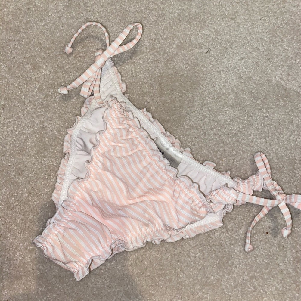 Cheeky bikini bottoms BOGO free!